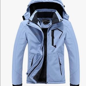 NWT women’s Moerdeng Ski Jacket. Size S.